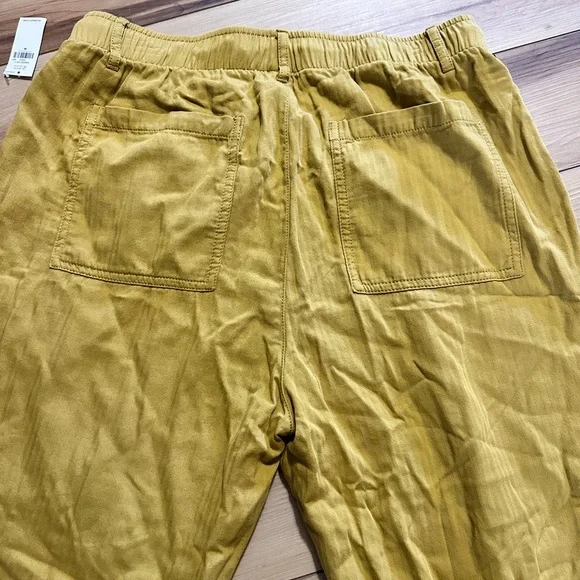 Old Navy Pants - Picture 6 of 7